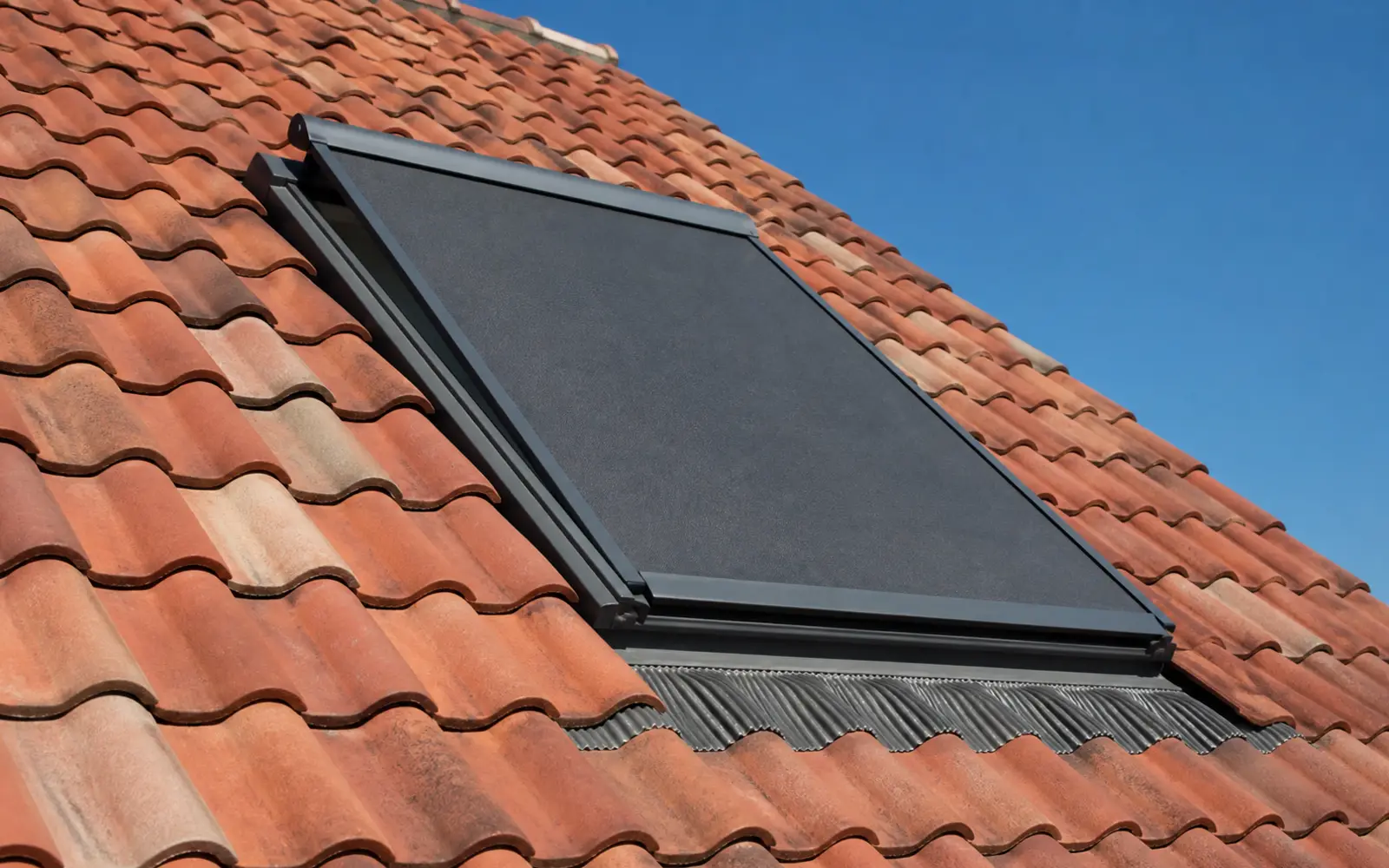 VELUX Hitzeschutz für Südseite: Reicht eine Markise oder brauchst du einen Rollladen?