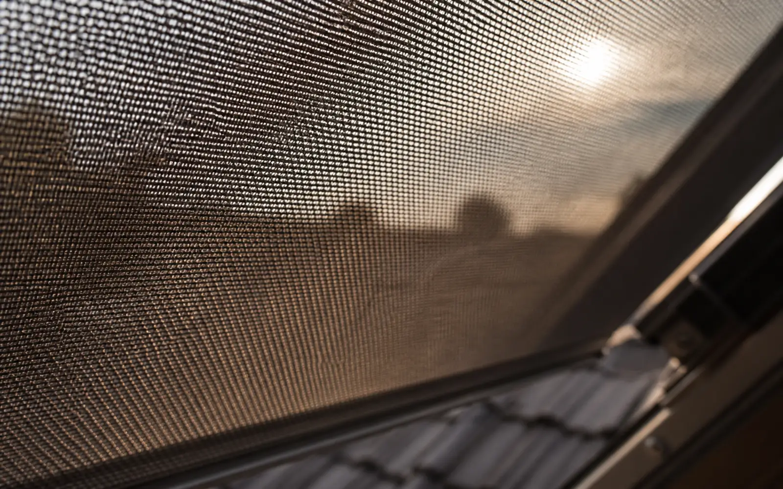Fakro Hitzeschutz: Markise AMZ & Sonnenschutz nachrüsten